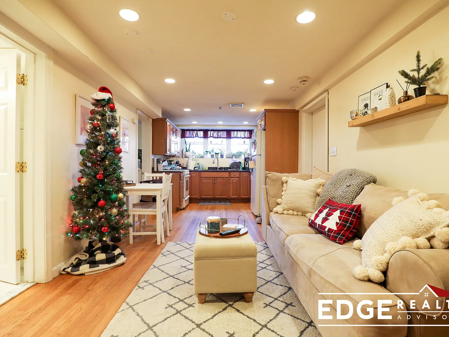 3 bed, 1100 sqft, $3,600 — Photo 1