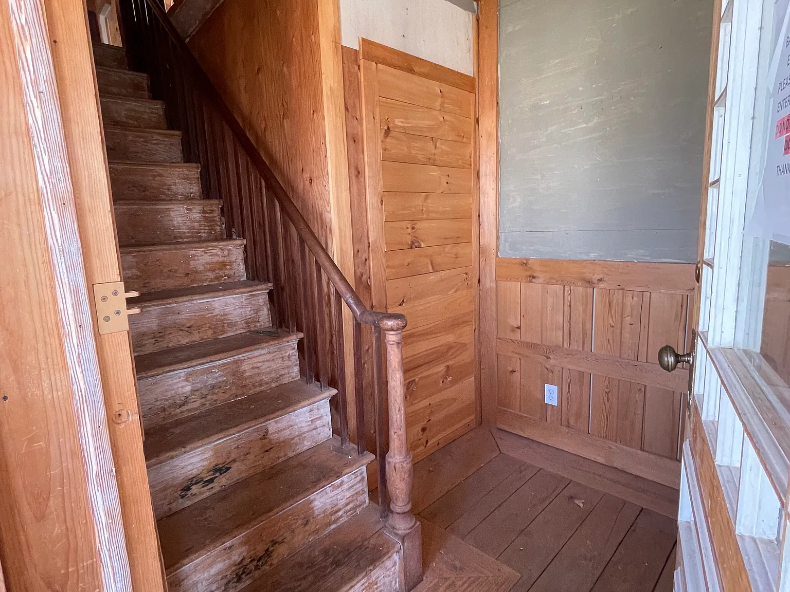 Three Bedroom Apartment in the Heart of Sag Harbor Village — Photo 3