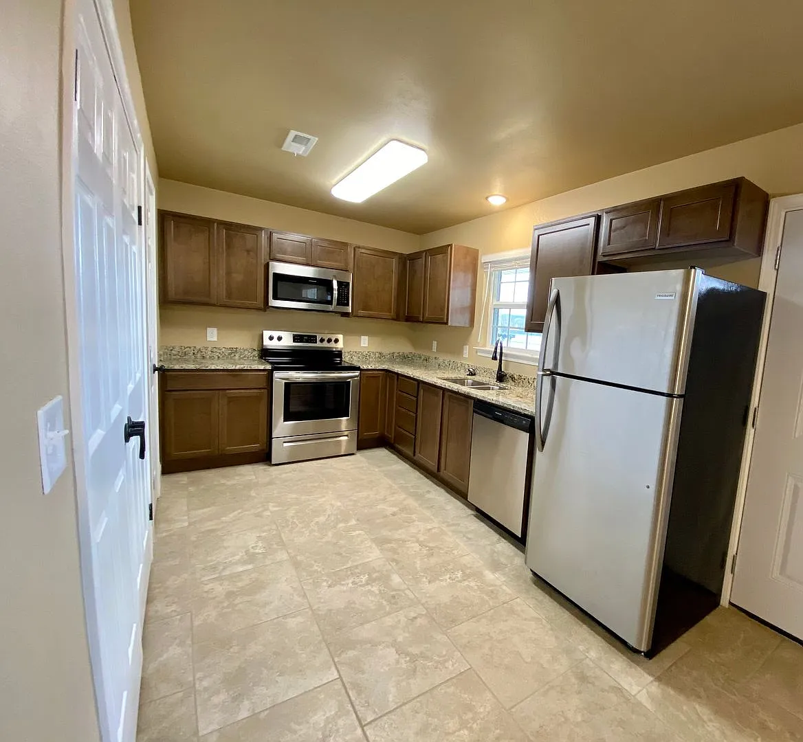 4450 Wedington Drive — Photo 2