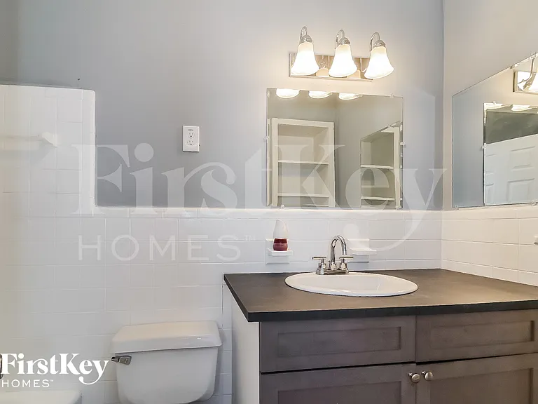 3453 Woods Dr — Photo 17
