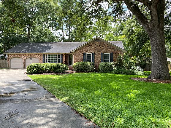 Front View with Oak Tree lush grass