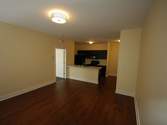 3rd image of 410 S Hancock St Ste 202