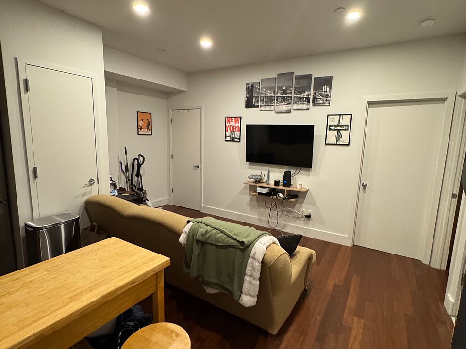 1st image of 120 Saint Marks Pl APT 3R