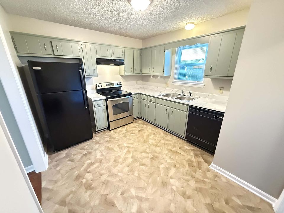 1st image of 605 Alison Ct