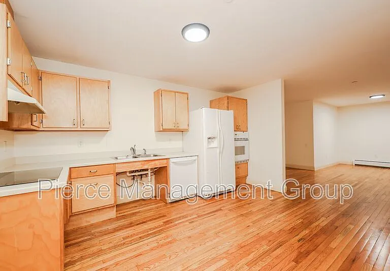 843 S Mammoth Rd #2 — Photo 2