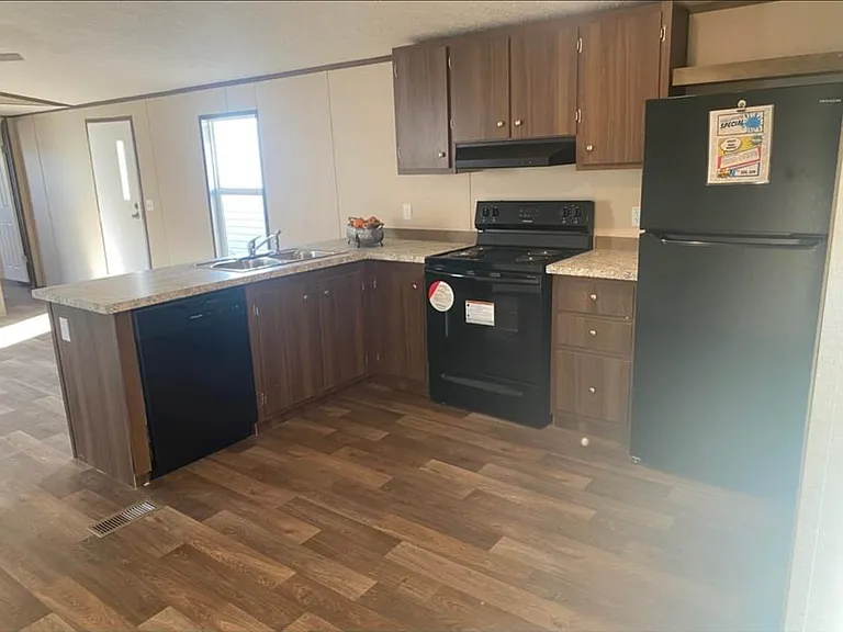 Fern Spring Dr — Photo 2