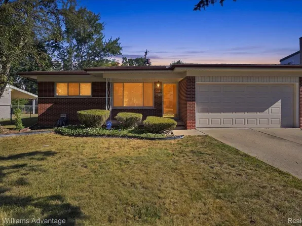 17200 Evans St, Southfield, MI 48076