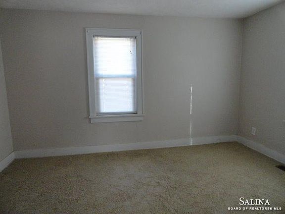 4th image of 337 N Kansas Ave
