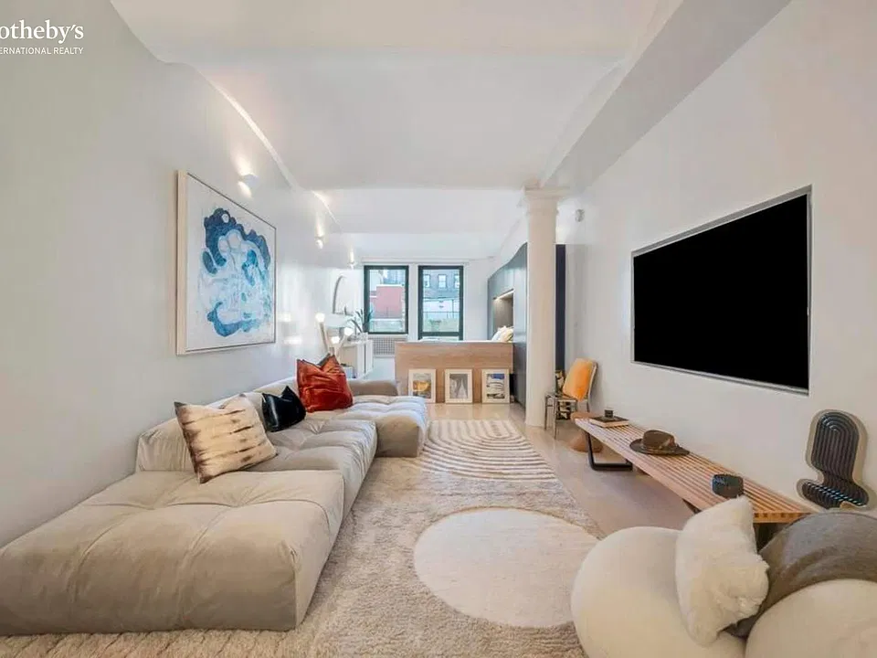 39 E 12th St #708