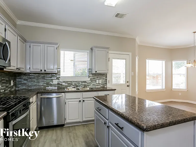 5711 Parryville Dr — Photo 9