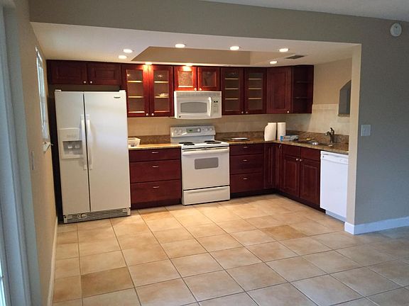 2nd image of 4521 Overlook Dr NE Unit D