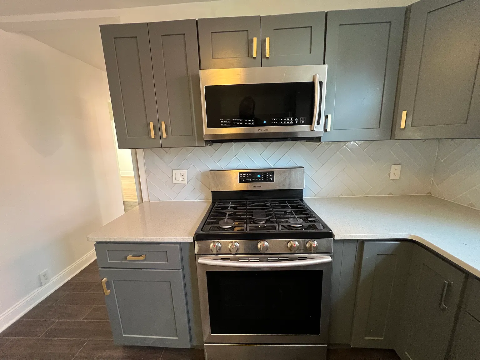 3 bed, 1200 sqft, $3,500 — Photo 3