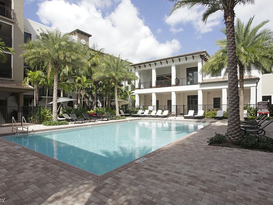 ventura-pointe-pembroke-pines-fl-building-photo (10)