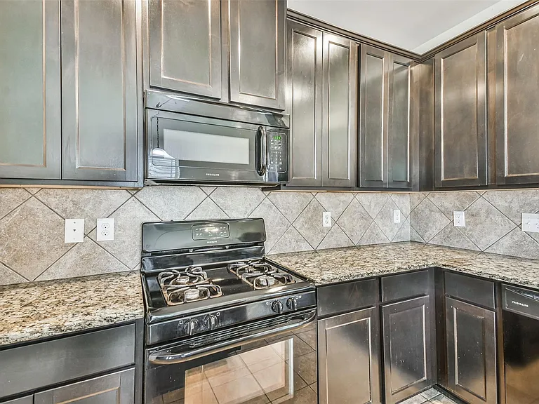 5518 Casa Mila Dr — Photo 9