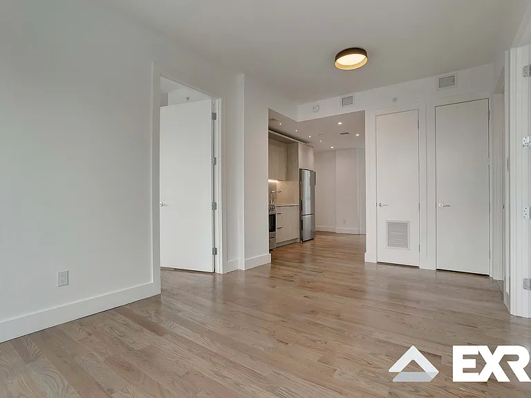 152 Erasmus St #307 — Photo 1