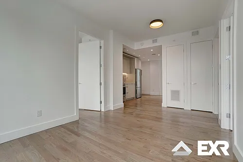 152 Erasmus St #307 Photo 1