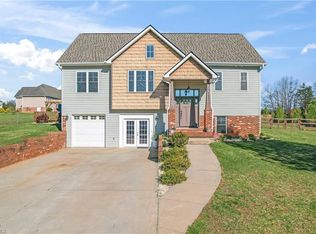 163 Mollie Rd, Harmony, NC 28634