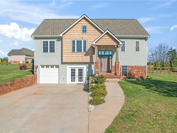 163 Mollie Rd, Harmony, NC 28634