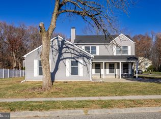 20 Champagne Ct, Logan Township, NJ 08085