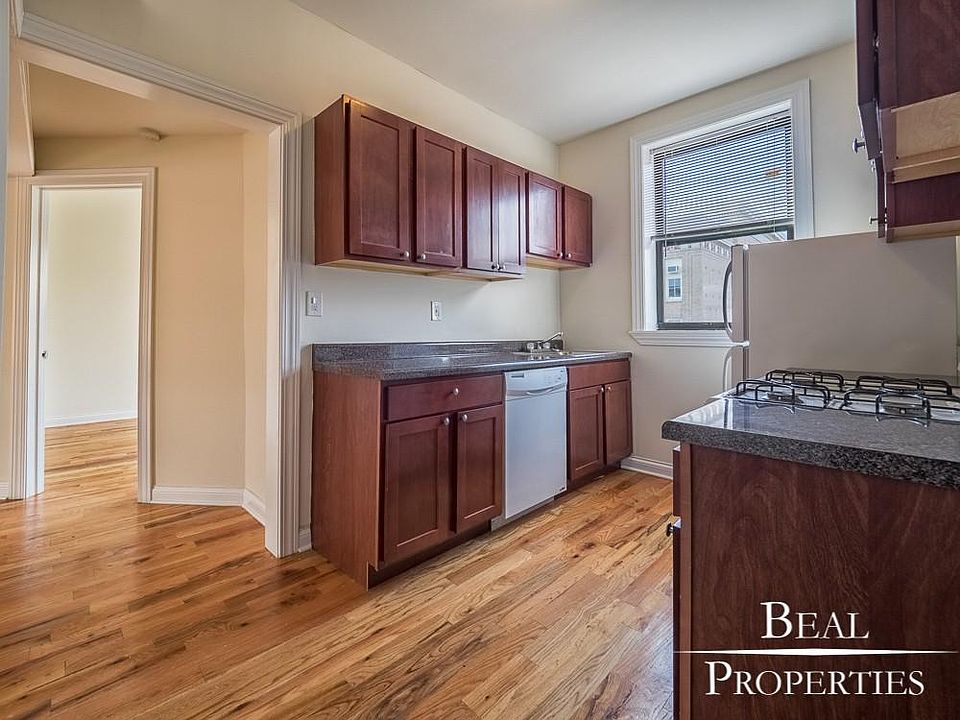 1st image of 817 W Waveland Ave #S2