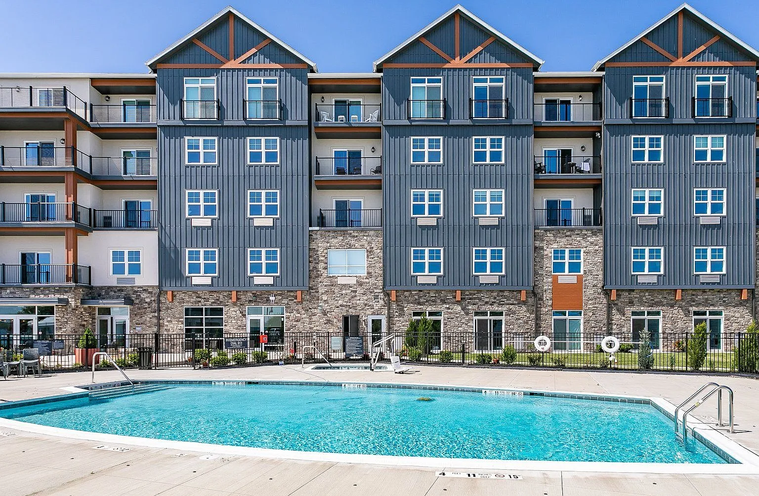 2 bed, 1195 sqft, $4,000 — Photo 2