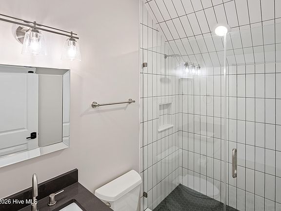 3rd image of 3756 Friendly Orange Court NE
