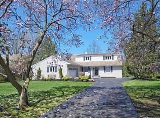 22311 S Woodland Rd, Shaker Heights, OH