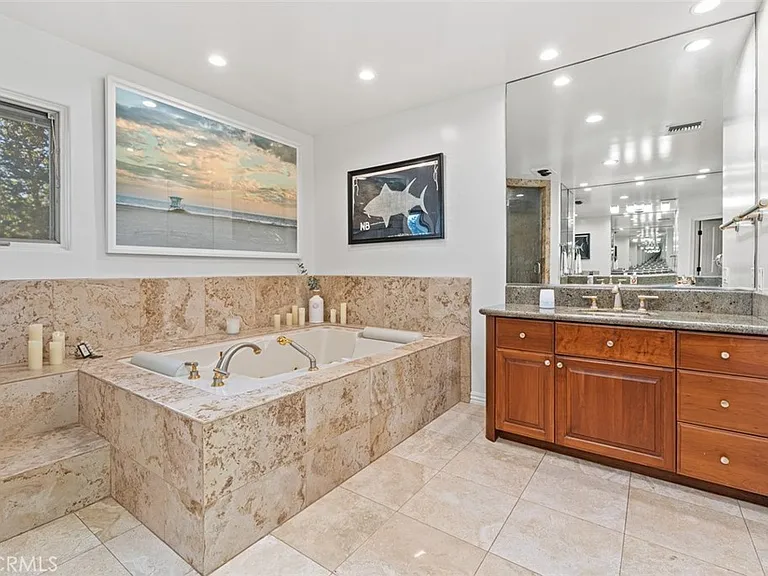 600 Cliff Dr — Photo 30