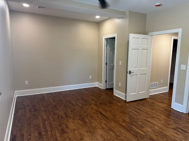 330 Linden Ave — Photo 34