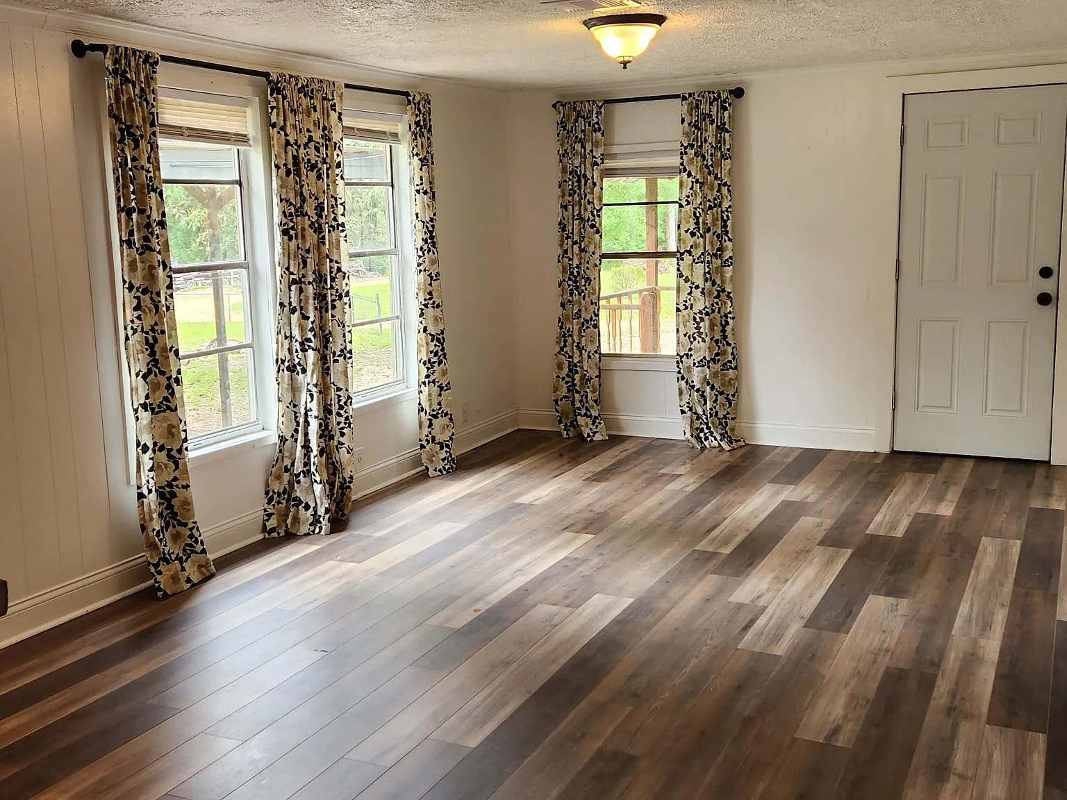 2 bed, 900 sqft, $1,000 — Photo 2