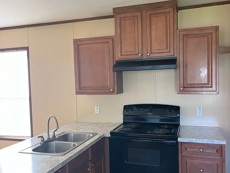 1800 N East Ave — Photo 5