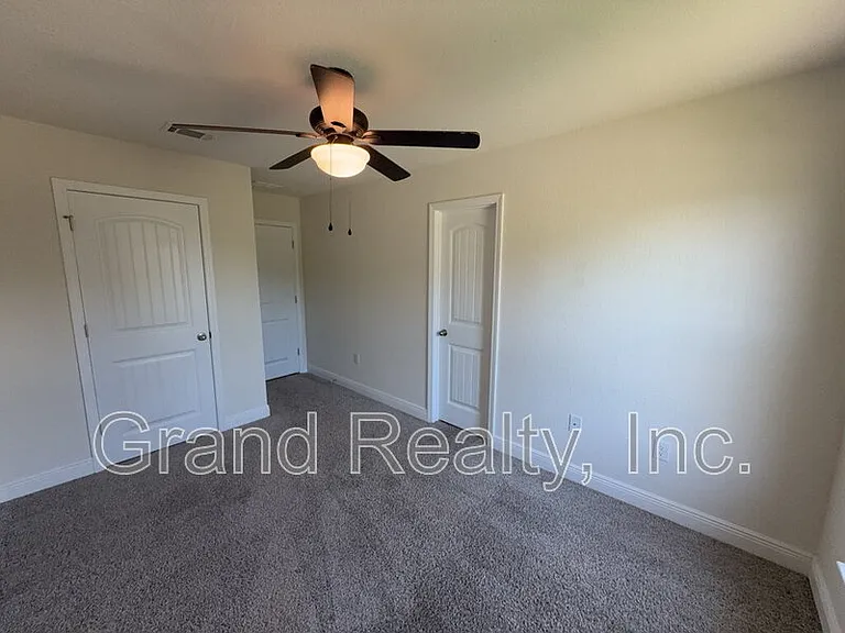 5033 Peach Dr — Photo 13