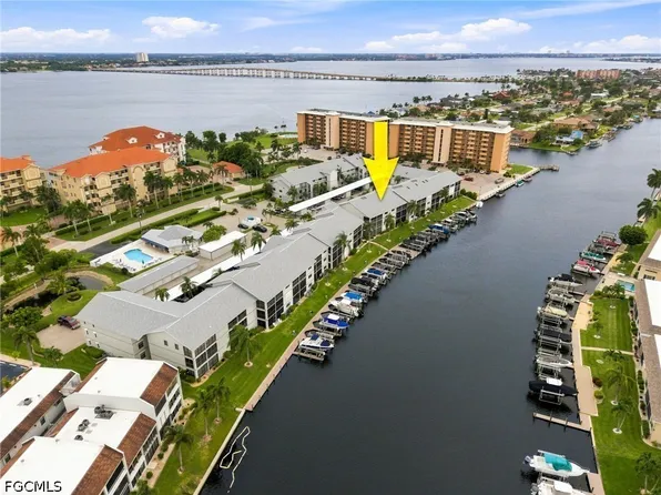 4240 SE 20th Pl APT 210, Cape Coral, FL 33904