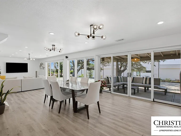 8901 Grandview Dr — Photo 14