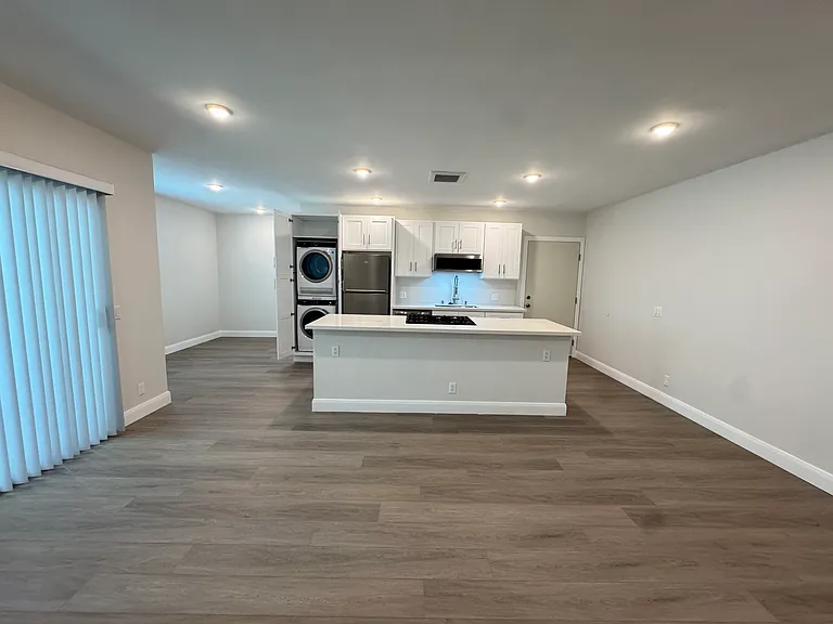 4100 Inglewood Blvd #8 — Photo 4