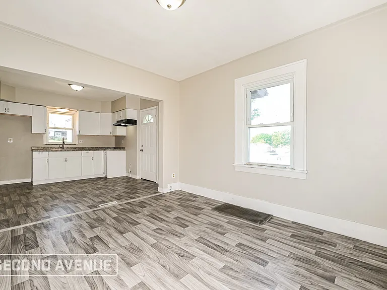 1506 Freemont St — Photo 2