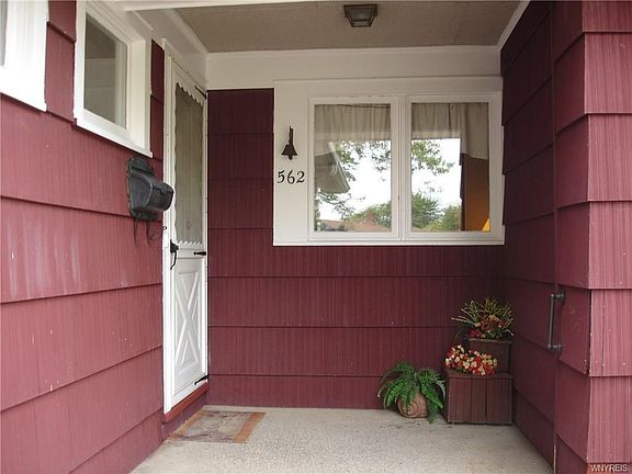 2nd image of 562 Somerville Ave