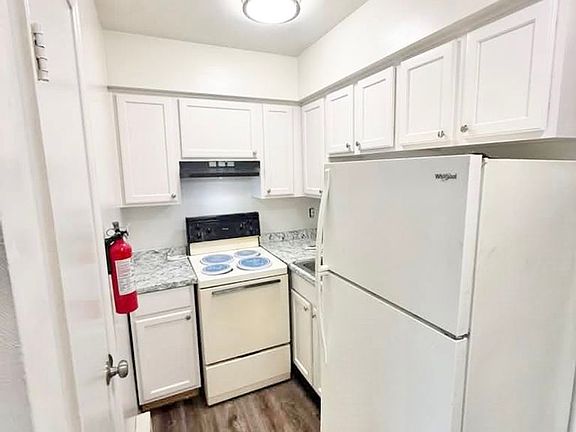 2nd image of 2628 Shoop Ave APT E