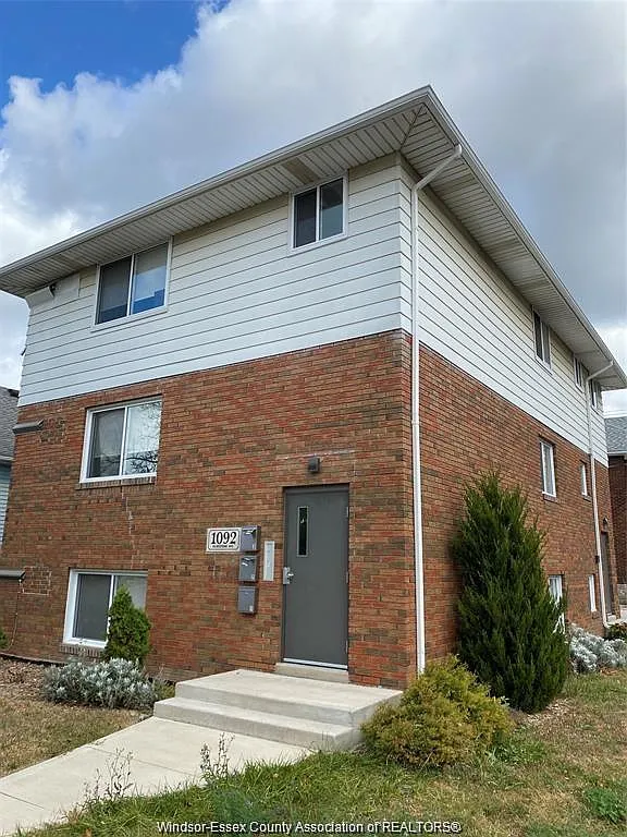 2 bed, $1,800 — Photo 2