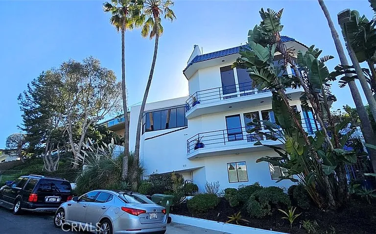 8109 Sinaloa Rd — Photo 2