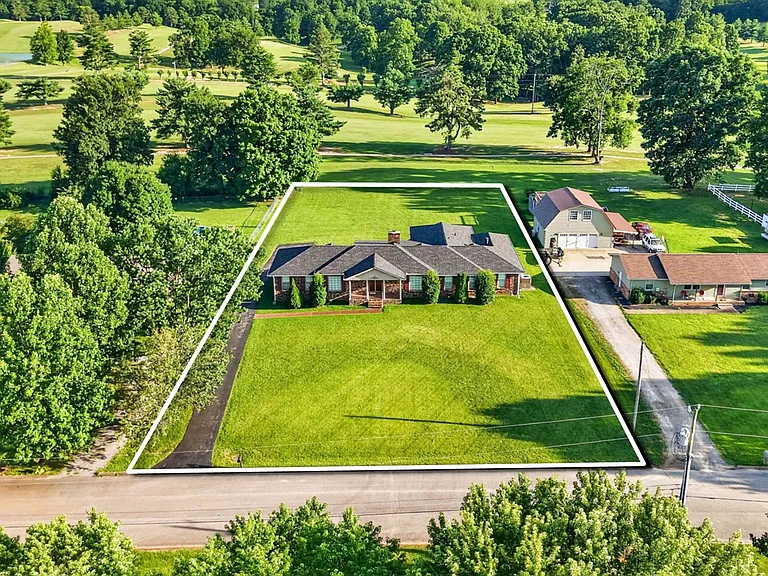 120 Briarwood Dr — Photo 10
