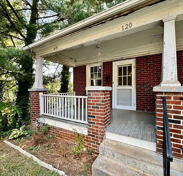 120 S Poplar St — Photo 21