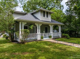 402 N Collett St, Morganton, NC 28655