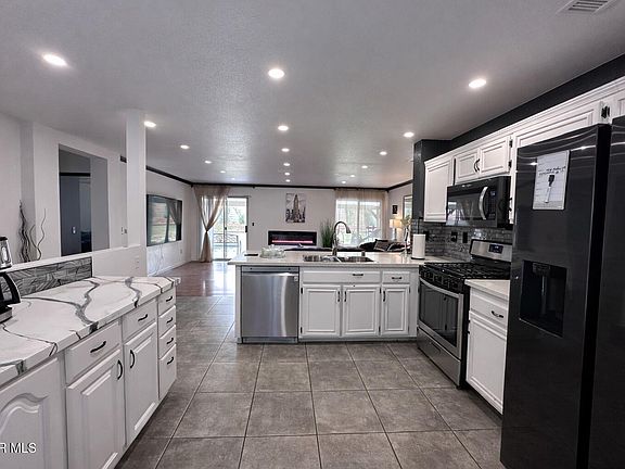 3rd image of 6144 Treehaven Ct