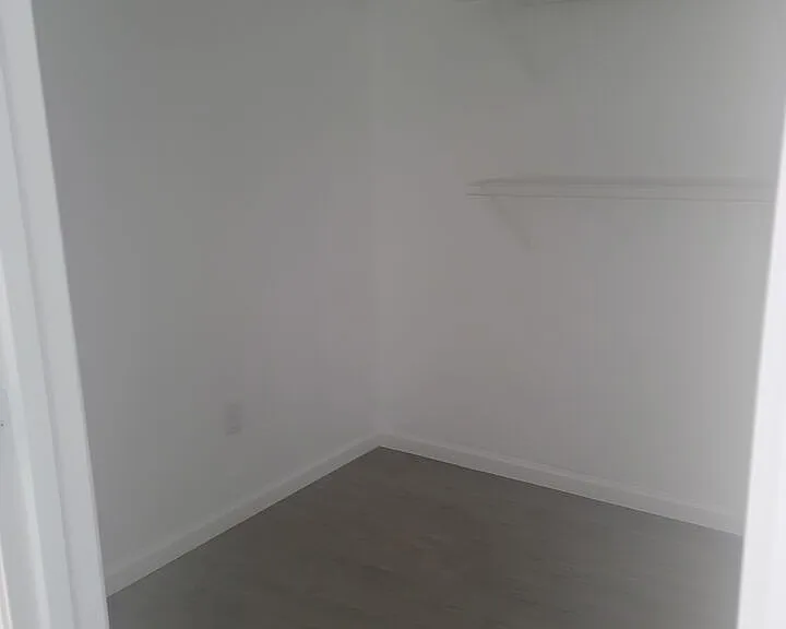 406 W 2nd St — Photo 19