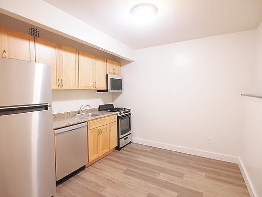 5th image of 359 E 62nd St APT 9E