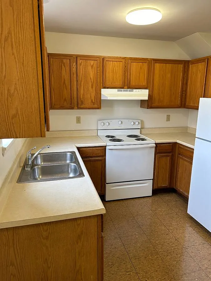 2 bed, $1,936 — Photo 2