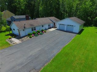 7238 Lakeshore Rd, Cicero, NY 13039