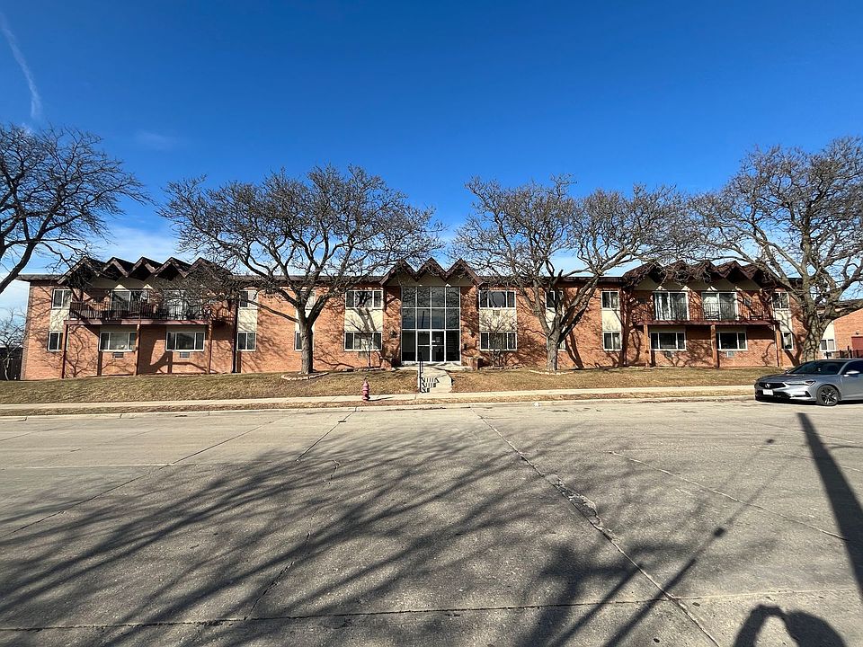 1st image of 10628 W Dakota St APT 207