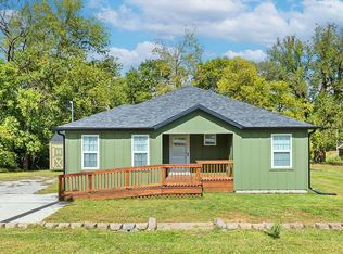 233 E McKinley St, Granby, MO 64844
